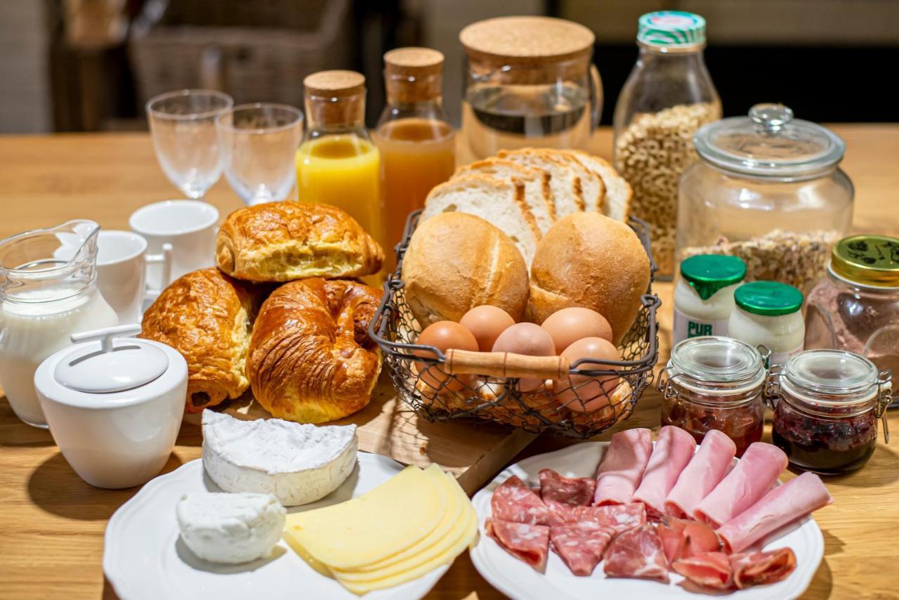 Au Petit Dragon Bed & Breakfast Mons Bagian luar foto